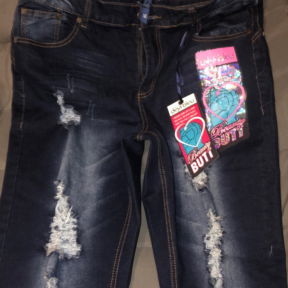 Déjà Bleu Dark Blue Jeans pose to make your butt pop.